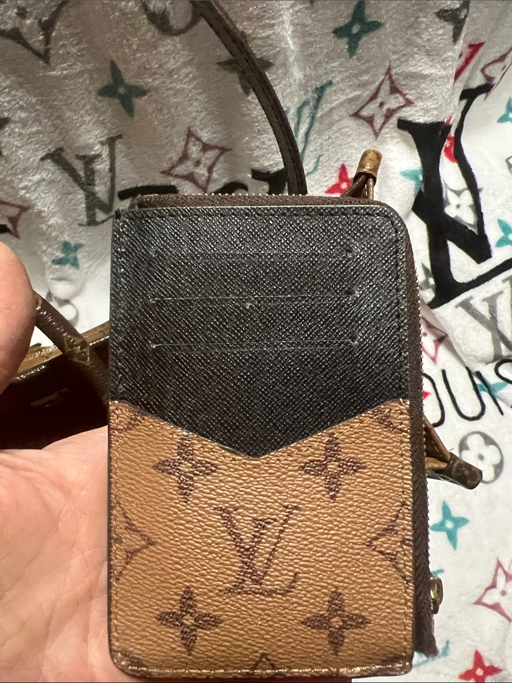 Louis Vuitton Brown reverse Monogram On The Go GM Tote with Pouch - Picture 11 of 11